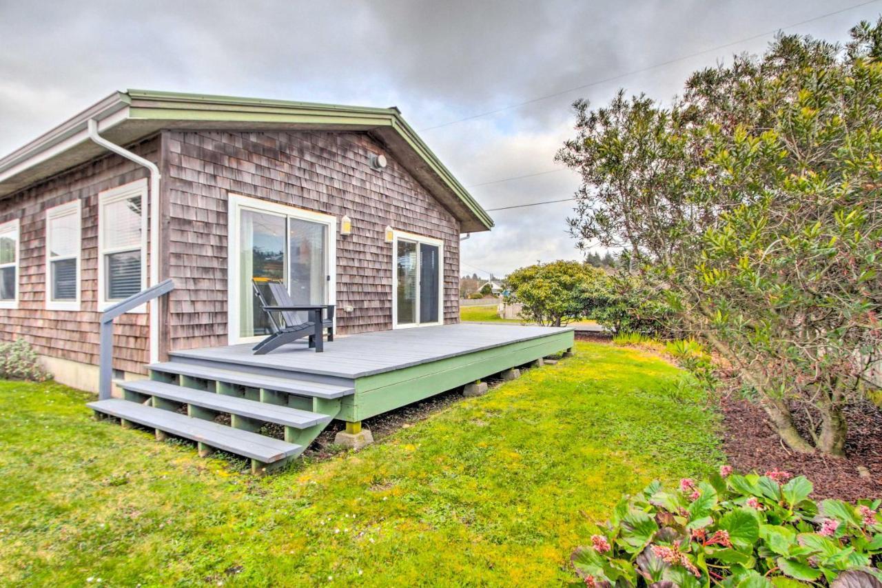 Airy Coastal Escape With Deck - Steps To Beach! Пасифик-Бич Экстерьер фото
