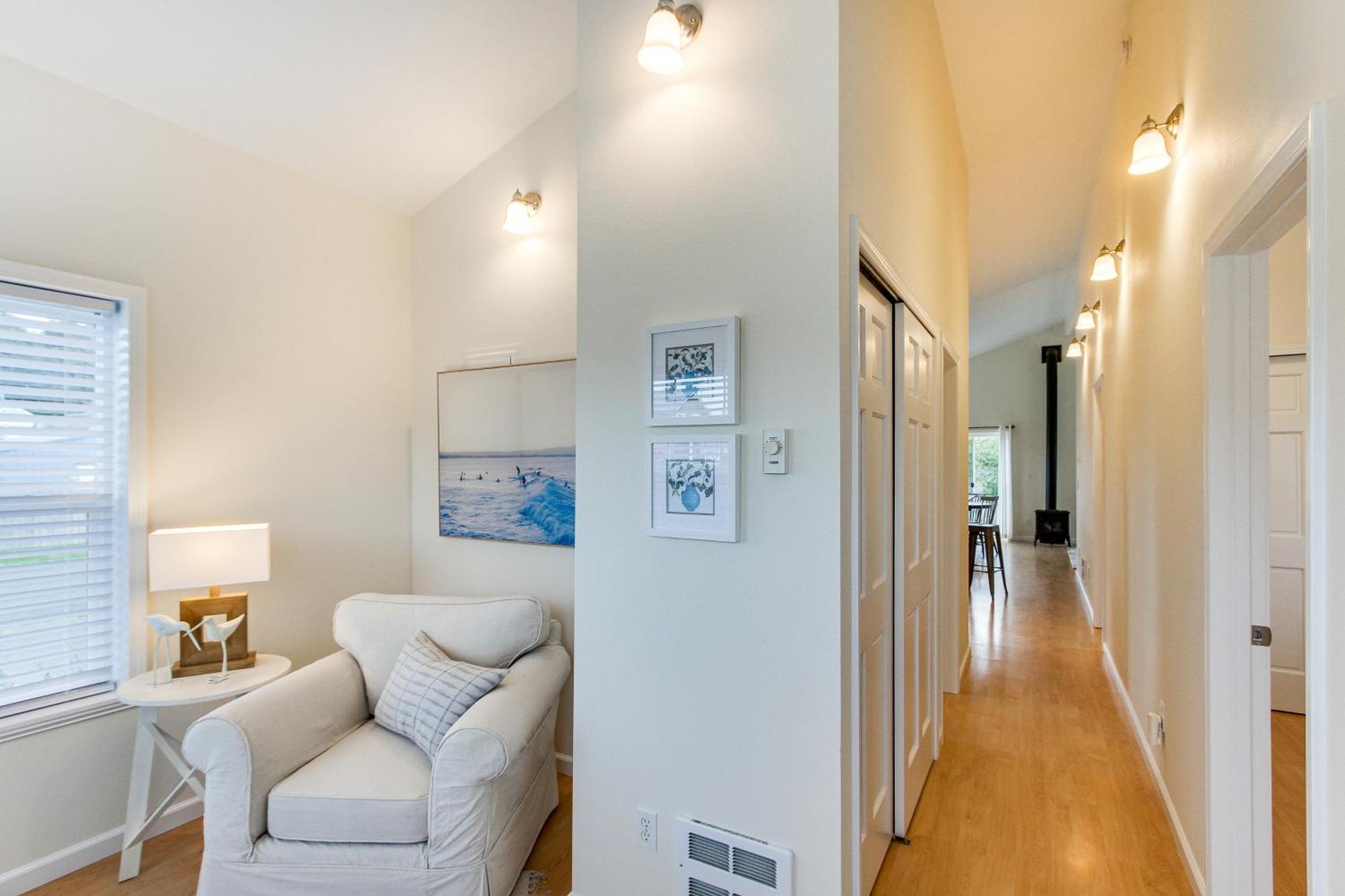 Airy Coastal Escape With Deck - Steps To Beach! Пасифик-Бич Экстерьер фото